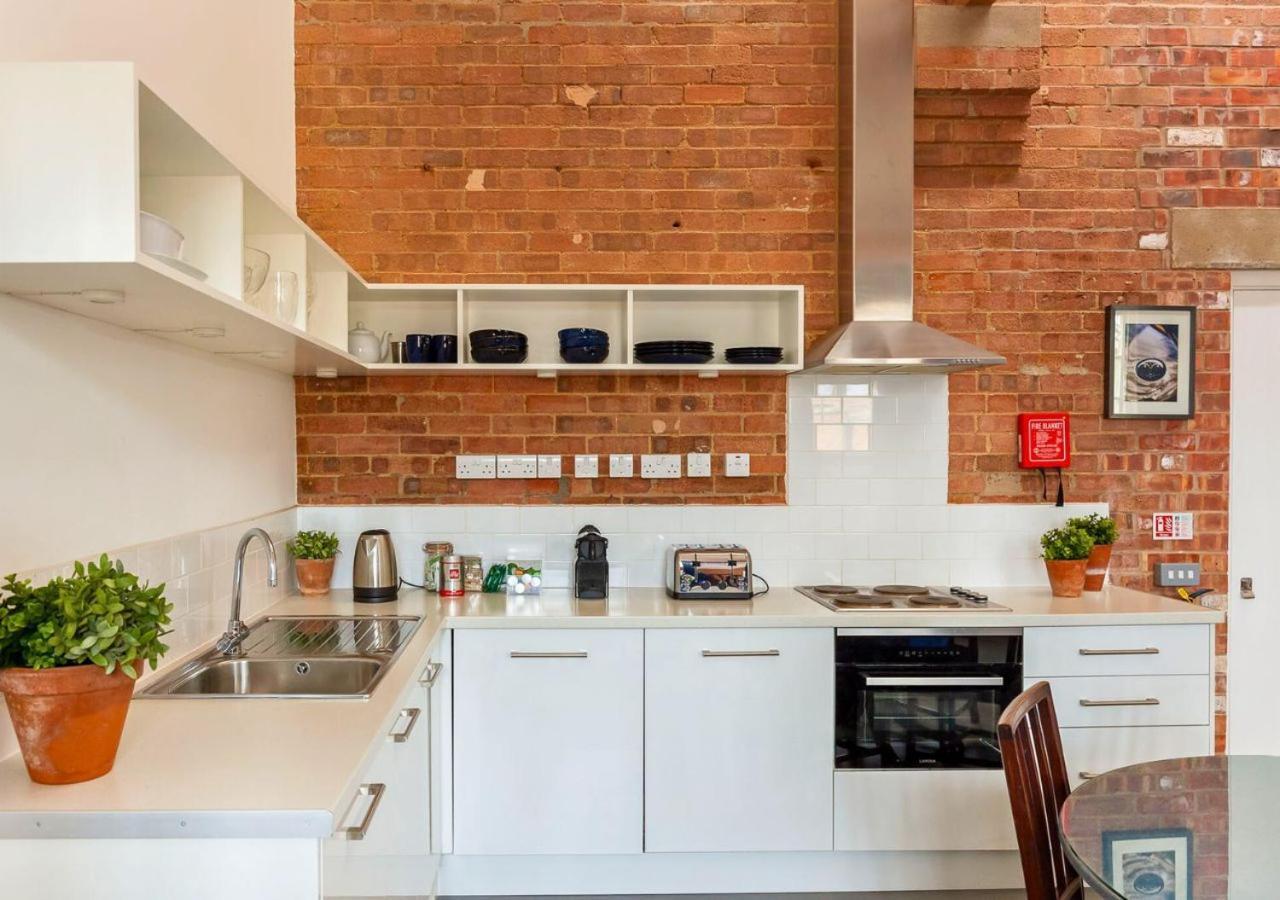 Bowen-Buscarlet Apartman Bicester Kültér fotó